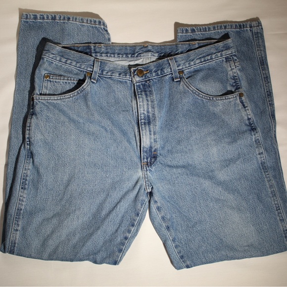 Wrangler jeans size 36x32 Medium-light wash - Picture 1 of 3